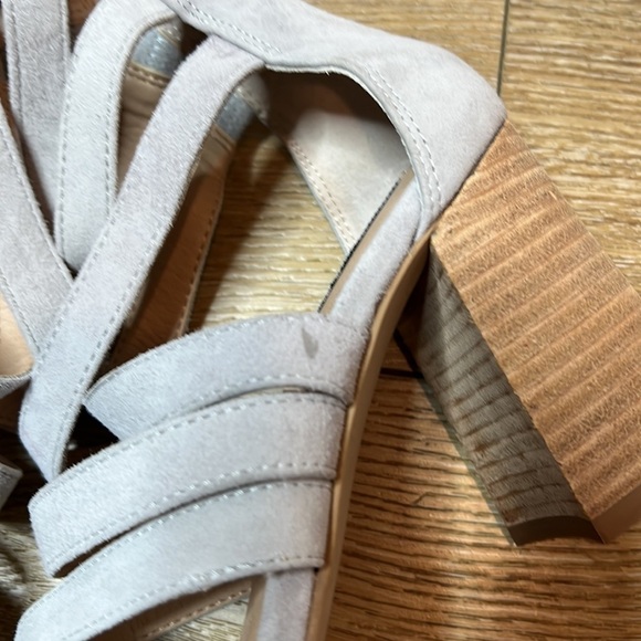 Steve Madden July Light Gray Suede Cage Sandals Size 5.5M - Picture 6 of 9